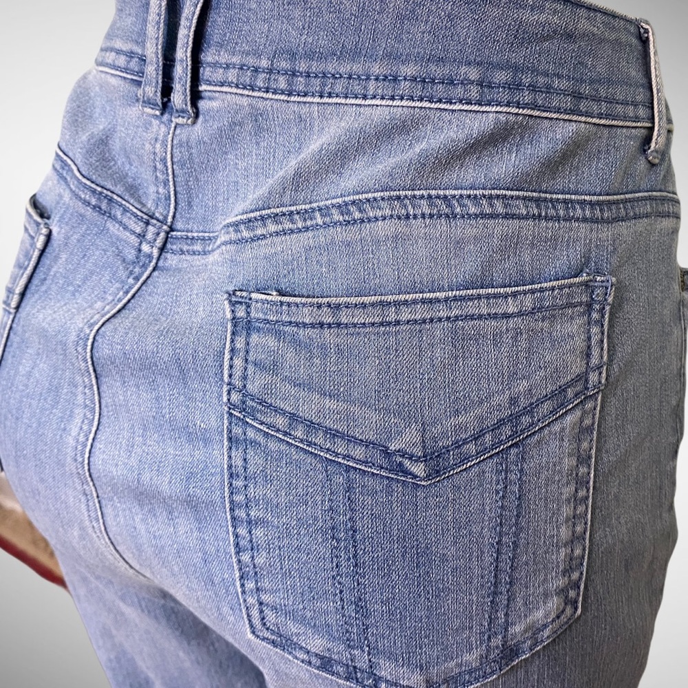 CHICOS PLATINUM DENIM ROLL CUFF ANKLE JEAN…